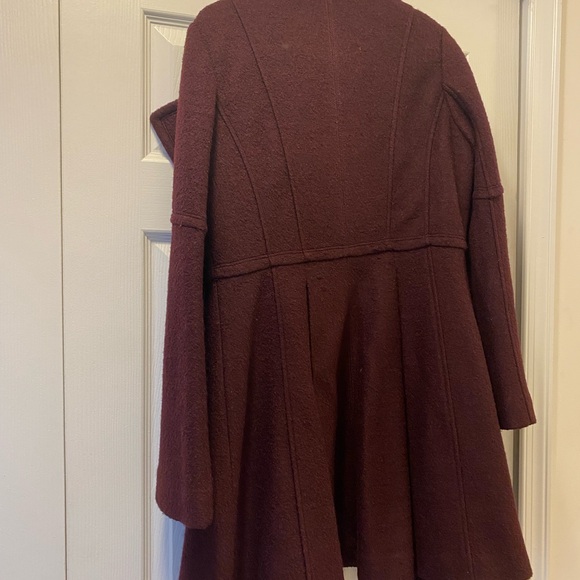 GUESS Women's Burgundy Coat - Picture 6 of 10